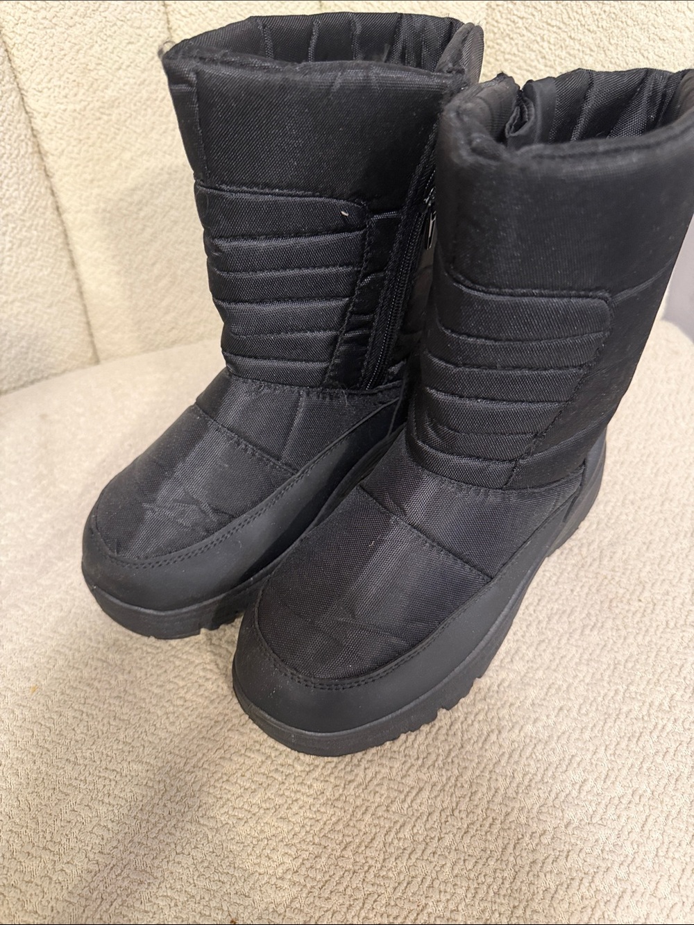 Insulated Black Winter Boots - Lightweight Snow Boot